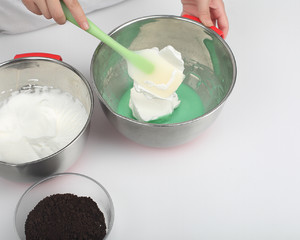 奥利奥卡通蛋糕（南西烘焙） 制作方法