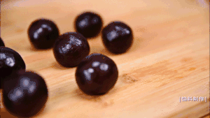 这颗蛋黄酥,让你甜足365天 制作方法