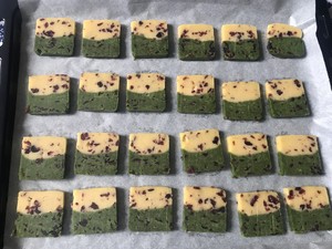 低糖双拼蔓越莓饼干 制作方法