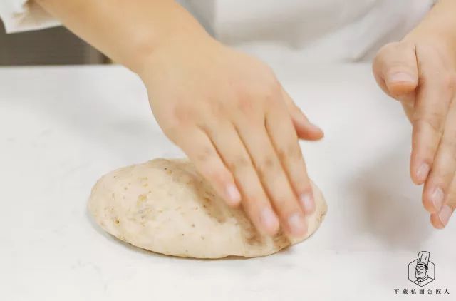 如果妈妈要拿你的面包拜神,你给还是不给?
