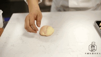 小白还在苦恼做什么面包好入门?这个黄油卷最好不过