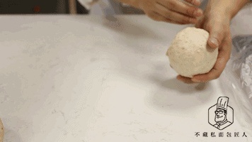 如果妈妈要拿你的面包拜神,你给还是不给?