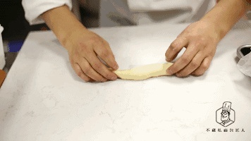 小白还在苦恼做什么面包好入门?这个黄油卷最好不过