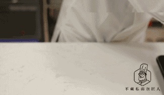 如果妈妈要拿你的面包拜神,你给还是不给?
