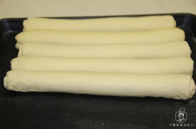 怎么为圆圈面包注入馅料?这个手法必须学