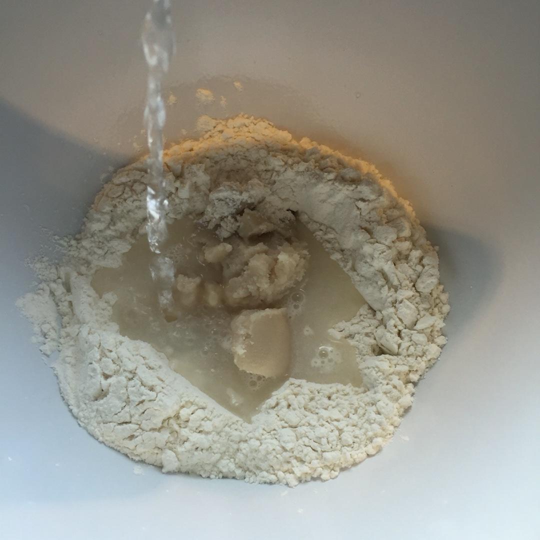 【苏式月饼的做法步骤图，苏式月饼怎么做好吃】驴妈咪-制作