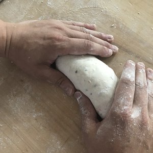 养身椰子油芝麻枸杞软欧  制作方法