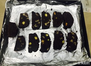 巧克力开心果核桃Biscotti 制作方法