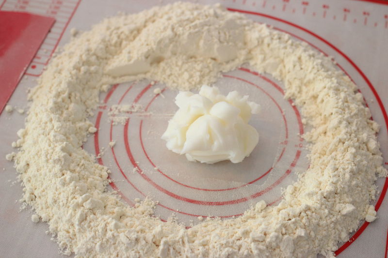 【鲜肉月饼的做法步骤图，鲜肉月饼怎么做好吃】一只梨花压海棠-制作