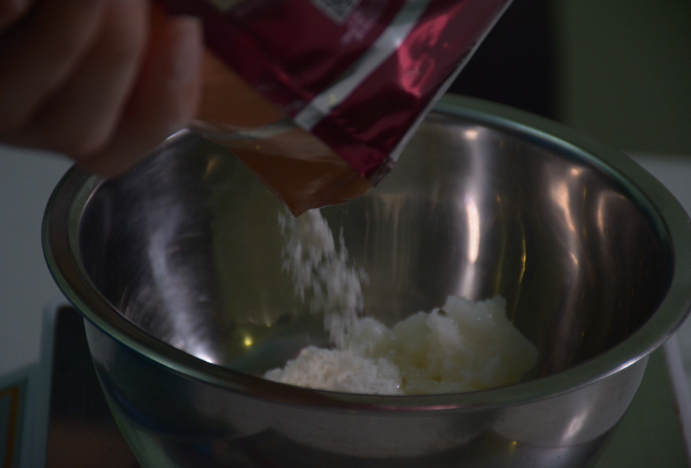 【自制网红蛋黄酥的做法步骤图，怎么做好吃】在美食中寻开心-制作