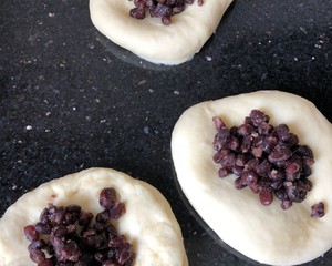 蜜红豆花生酱吐司  制作方法