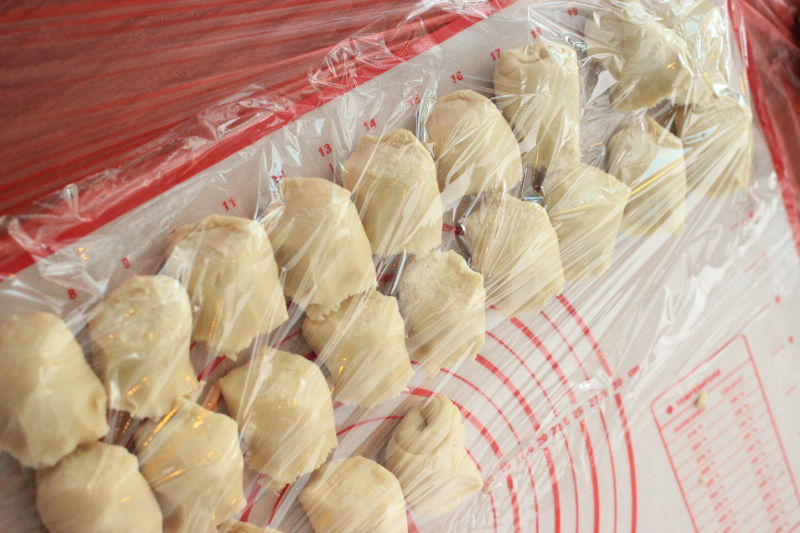 【鲜肉月饼的做法步骤图，鲜肉月饼怎么做好吃】一只梨花压海棠-制作