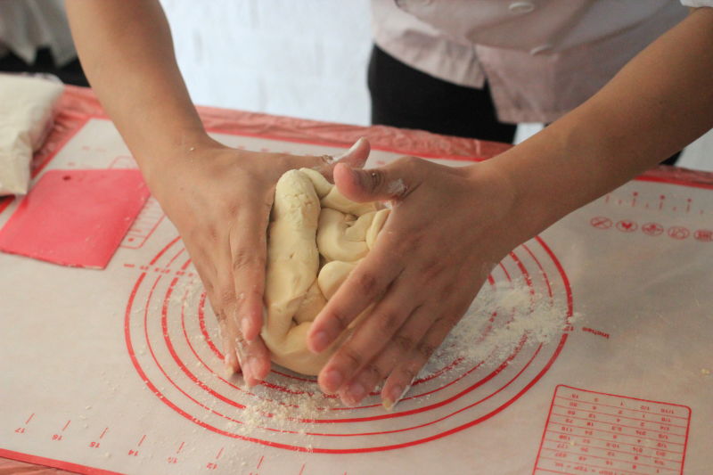 【鲜肉月饼的做法步骤图，鲜肉月饼怎么做好吃】一只梨花压海棠-制作