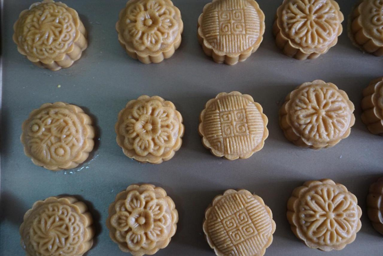 【香芋蛋黄月饼-广式月饼的做法步骤图】冇伱灬冇我-制作