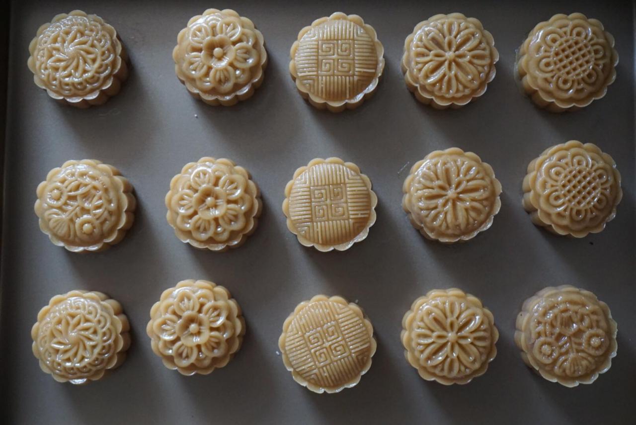 【香芋蛋黄月饼-广式月饼的做法步骤图】冇伱灬冇我-制作