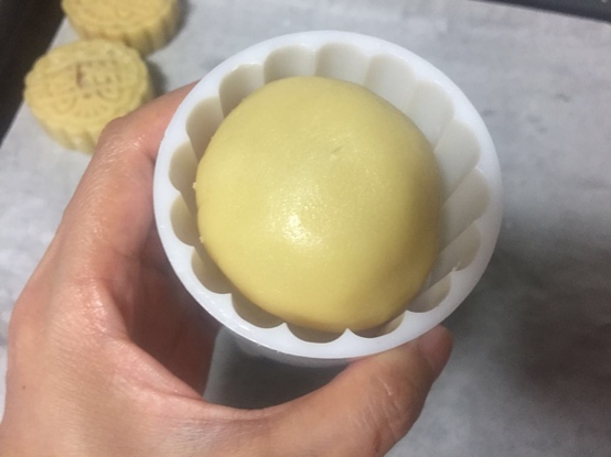 【广式月饼的做法步骤图，广式月饼怎么做好吃】玖食小厨-制作