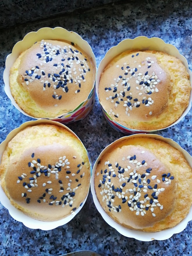 普通面粉般纸杯蛋糕(烤箱) 制作方法