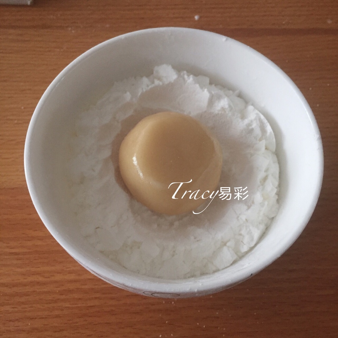 【金沙奶黄月饼的做法步骤图，怎么做好吃】Tracy易彩-制作
