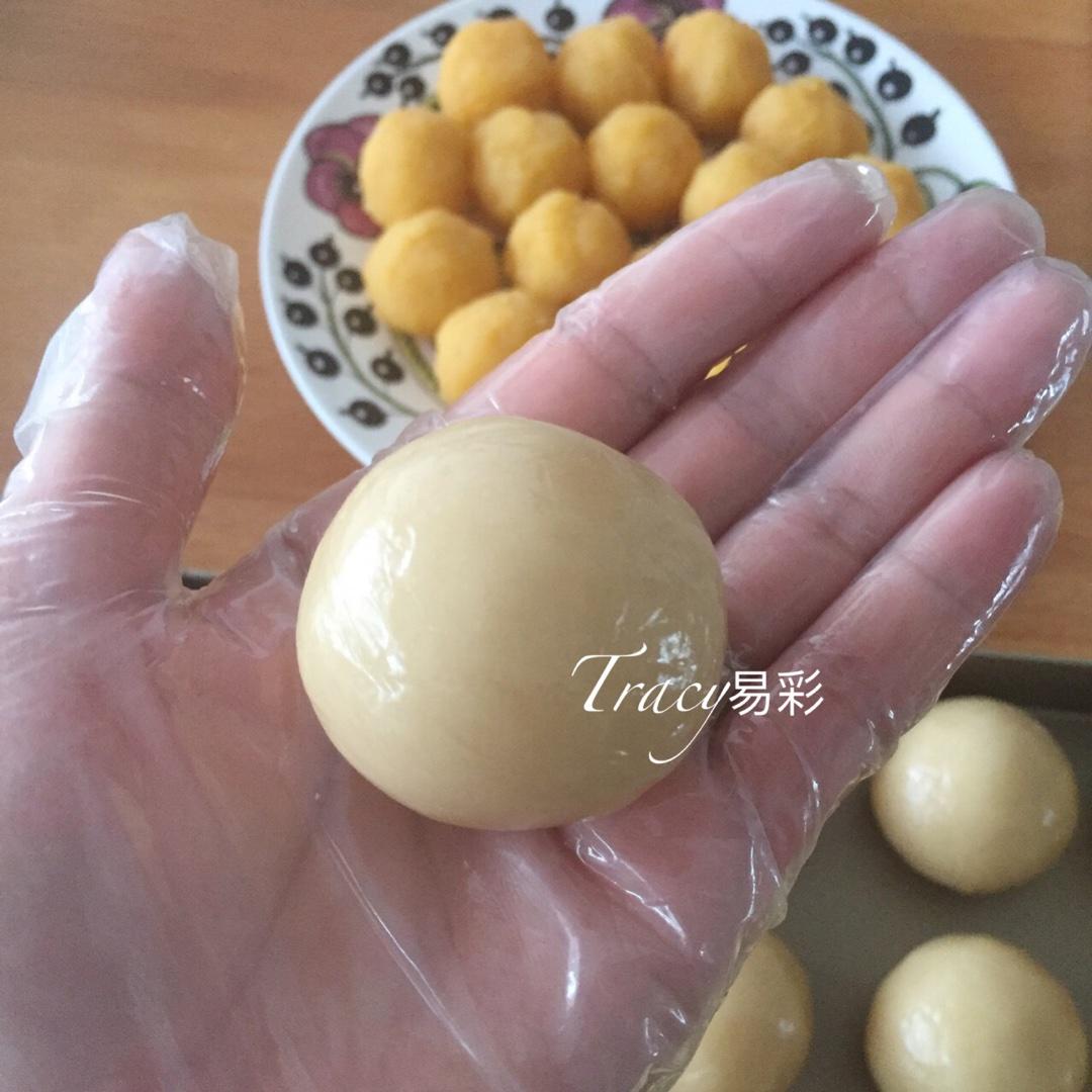 【金沙奶黄月饼的做法步骤图，怎么做好吃】Tracy易彩-制作