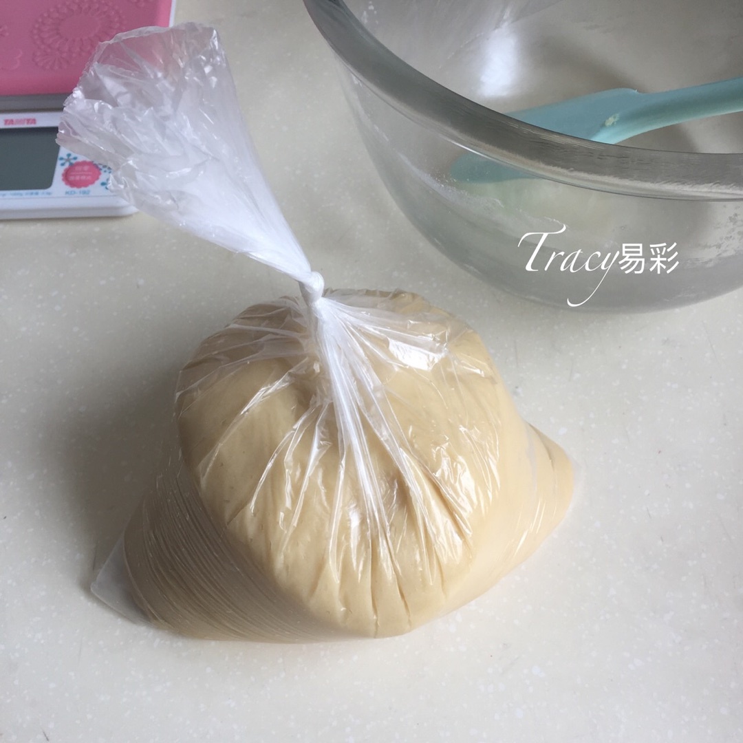 【金沙奶黄月饼的做法步骤图，怎么做好吃】Tracy易彩-制作