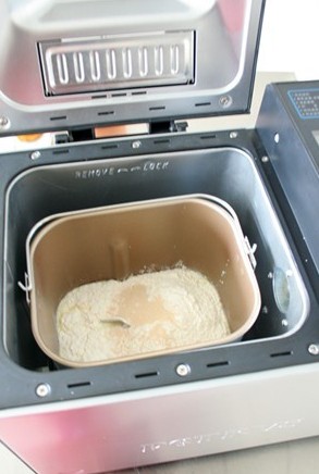 用面包机怎么做面包？