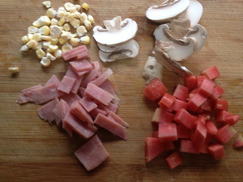 【吐司太阳蛋披萨的做法步骤图，怎么做好吃】葉子的爱与厨房-制作