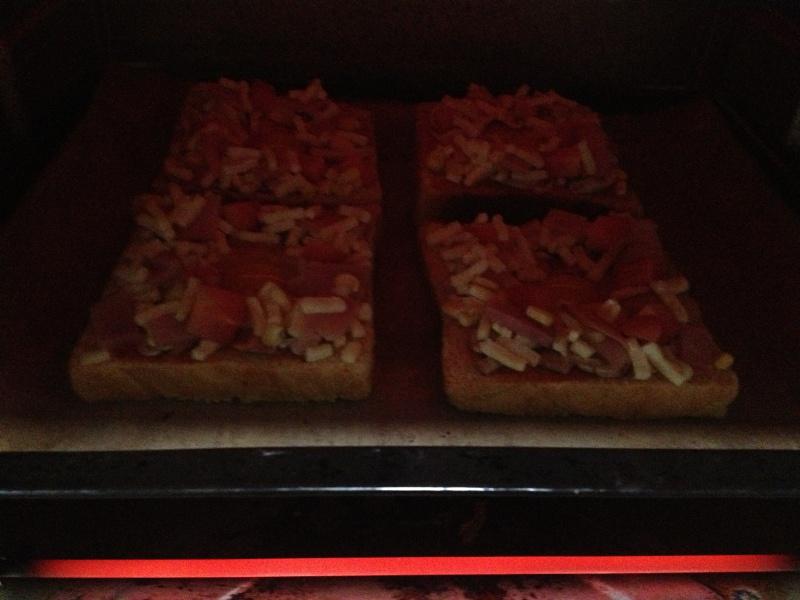 【吐司太阳蛋披萨的做法步骤图，怎么做好吃】葉子的爱与厨房-制作