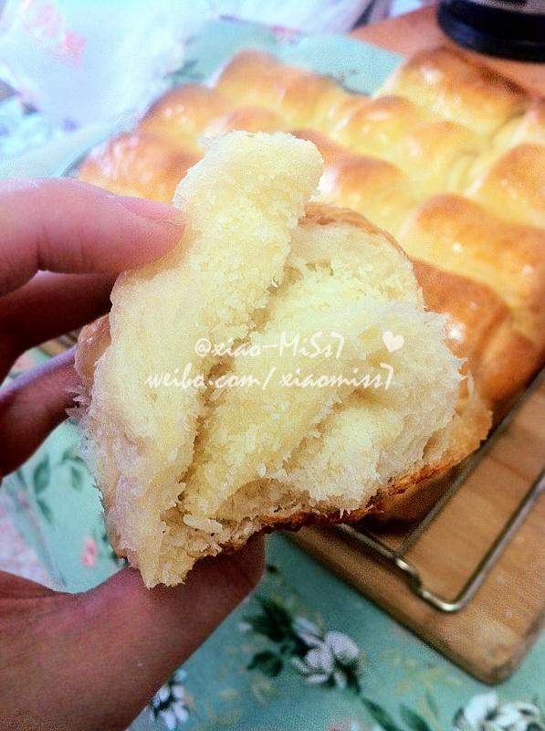 【椰蓉面包卷的做法步骤图，椰蓉面包卷怎么做好吃】xiao_MiSs7-制作