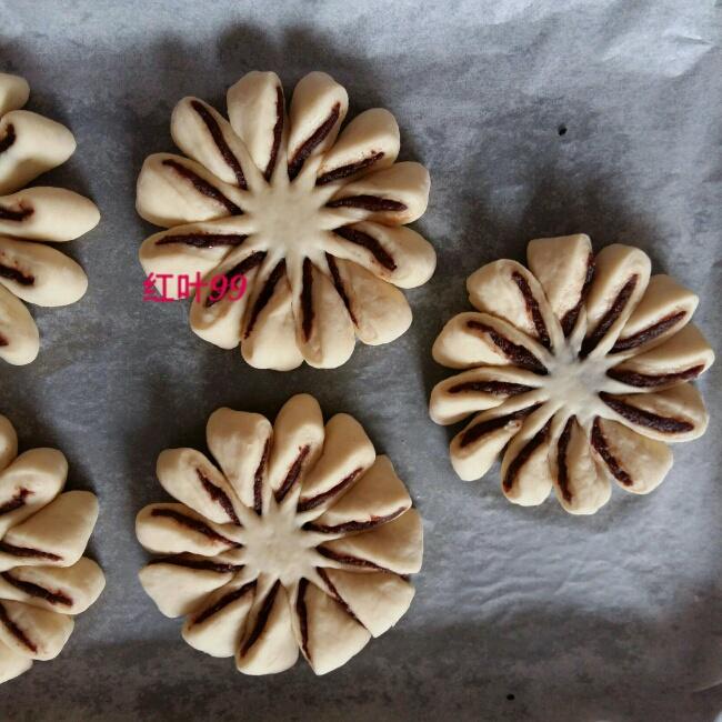 【花朵豆沙面包的做法步骤图，怎么做好吃】红叶99-制作