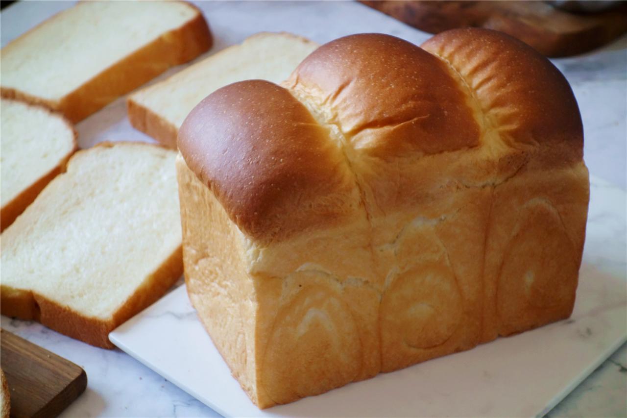 【酸奶奶油吐司的做法步骤图，怎么做好吃】啊呜511-制作