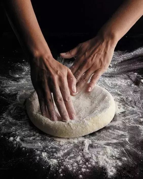 怎样揉出大师级的面团?「最佳搅拌速度」如何揉面光滑?如何揉面团出膜?