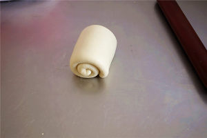 【酸奶奶油吐司的做法步骤图，怎么做好吃】啊呜511-制作