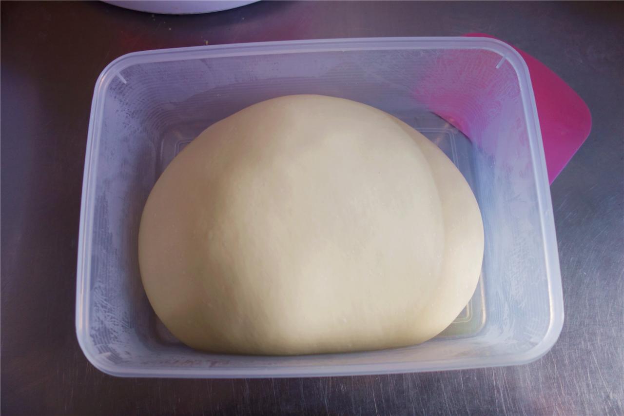 【酸奶奶油吐司的做法步骤图，怎么做好吃】啊呜511-制作