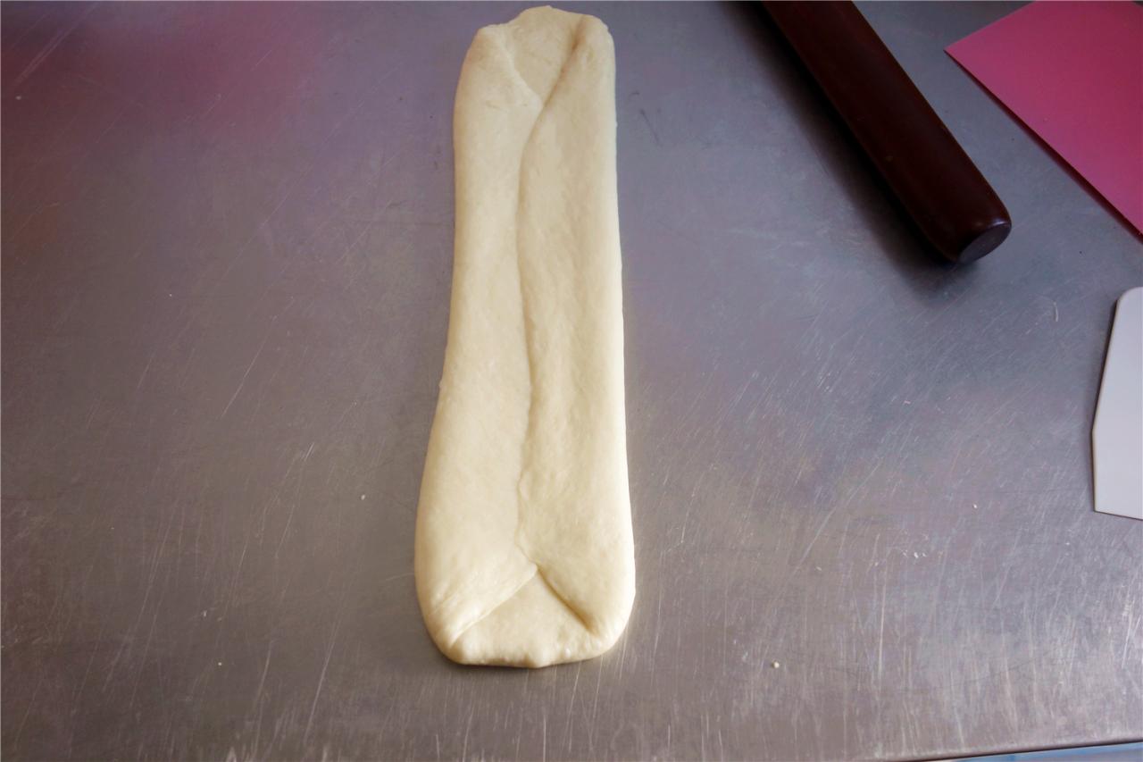 【酸奶奶油吐司的做法步骤图，怎么做好吃】啊呜511-制作