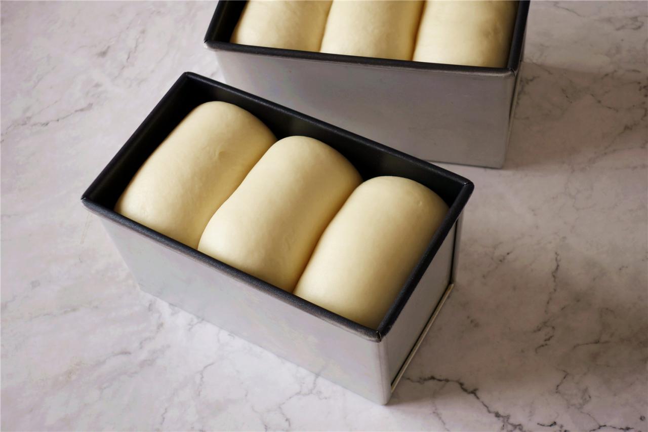 【酸奶奶油吐司的做法步骤图，怎么做好吃】啊呜511-制作