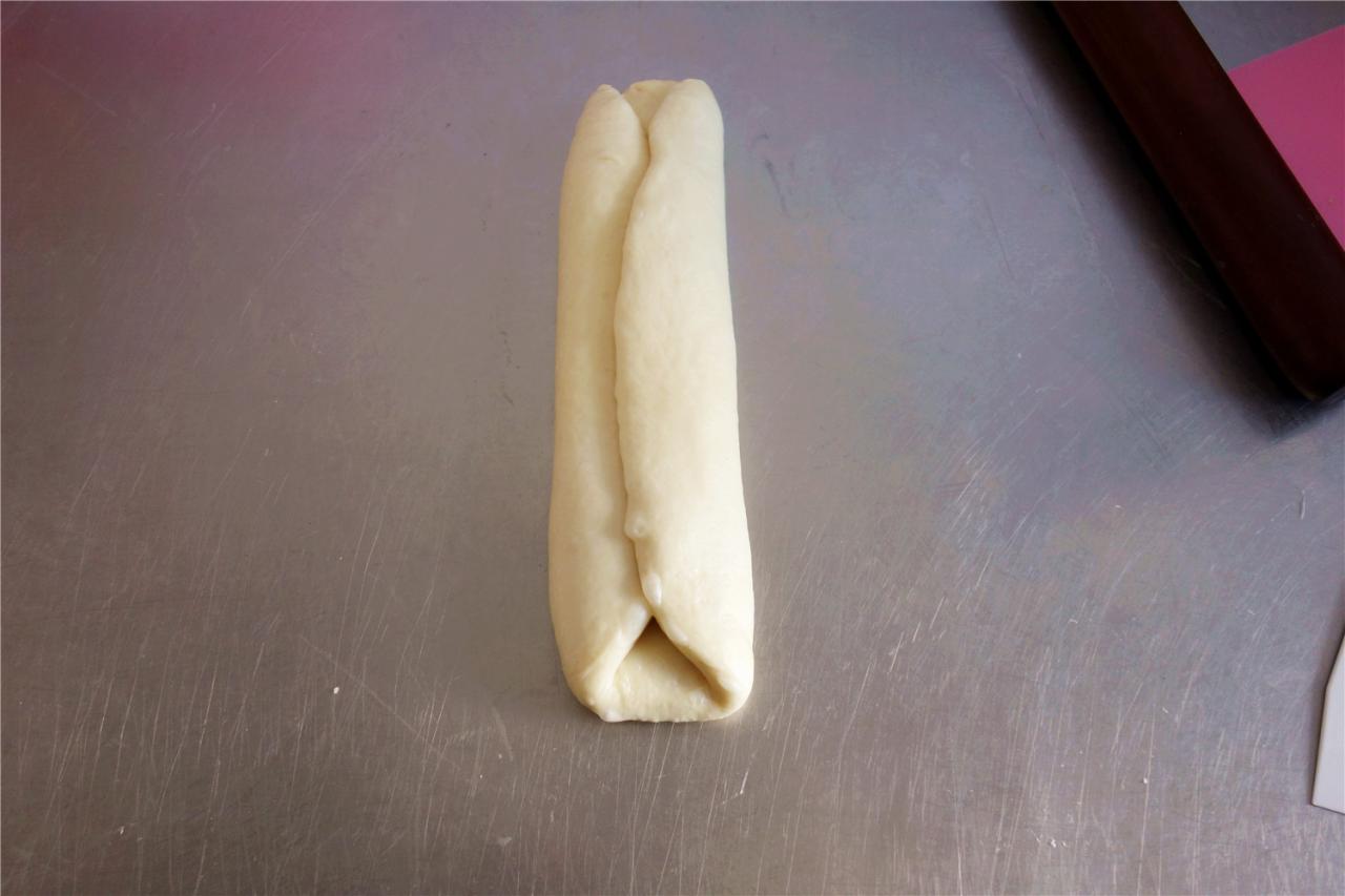 【酸奶奶油吐司的做法步骤图，怎么做好吃】啊呜511-制作