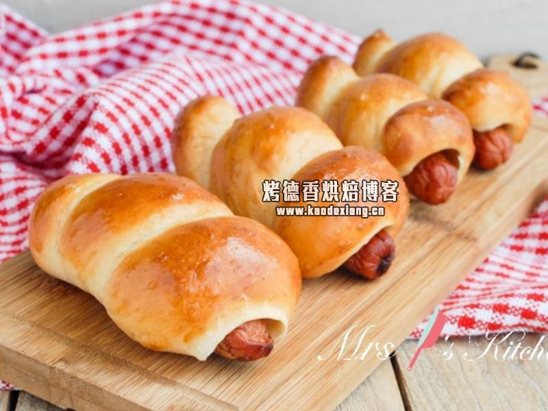 请问有馅的面包为什么馅料都集中到面包顶部了呢？