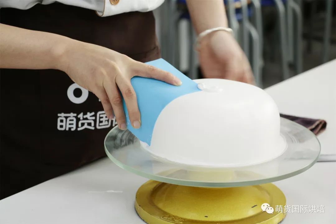 女生做烘焙学徒很累吗?去做烘焙学徒是一种怎样的体验?看了我都不敢当学徒了!!