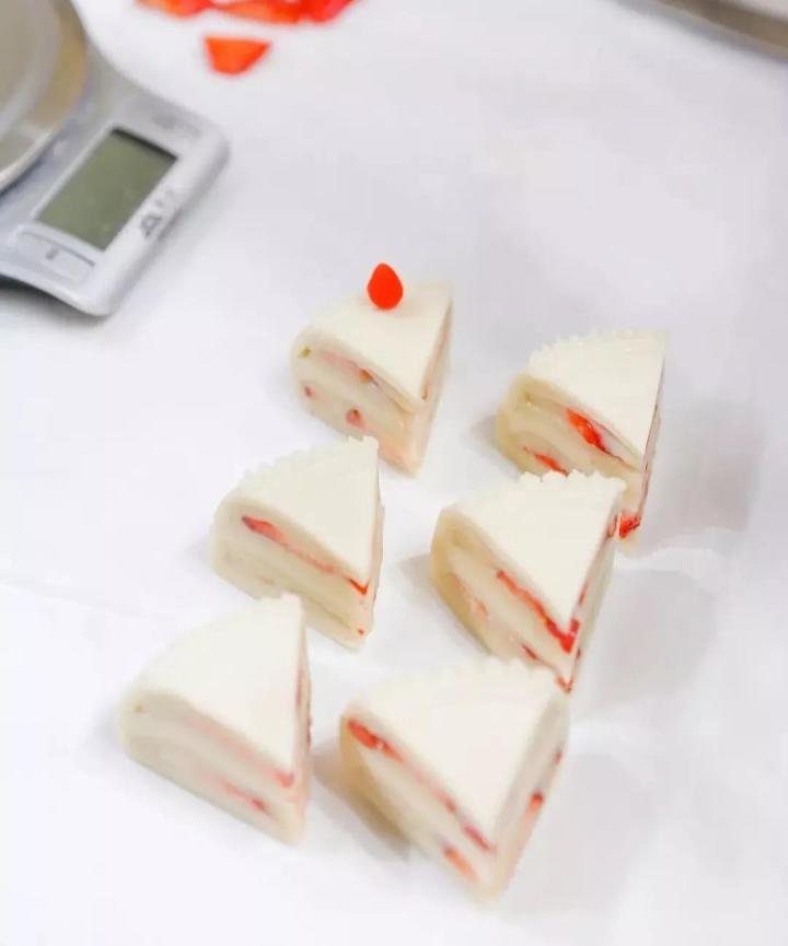 春天的应季蛋糕中,这款馅料最受欢迎!