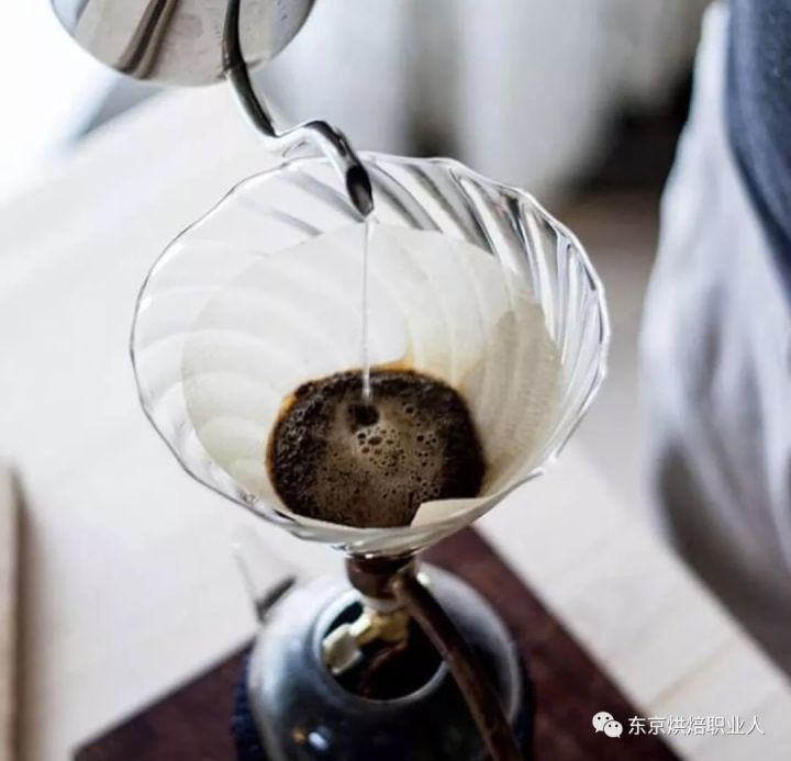靠什么能开一家受欢迎的蛋糕店?这两位男士有话说!