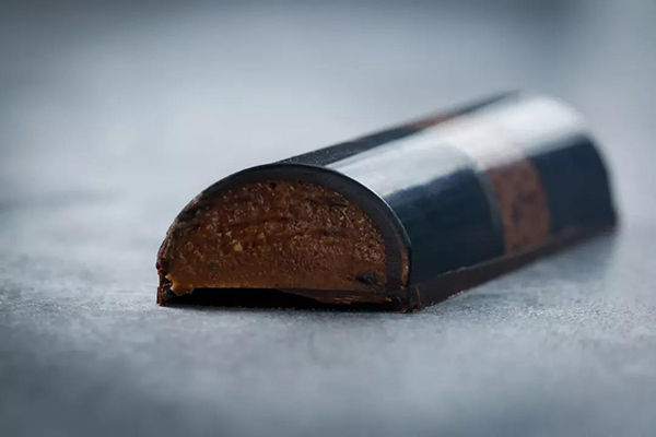吃一根酷似香烟的巧克力是什么体验?