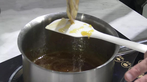 吃一根酷似香烟的巧克力是什么体验?