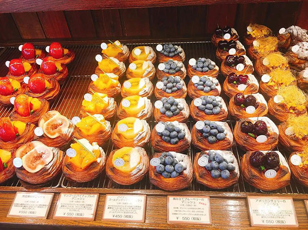 这家夫妻店怎么做到让顾客情愿提前一个月预定一片面包?