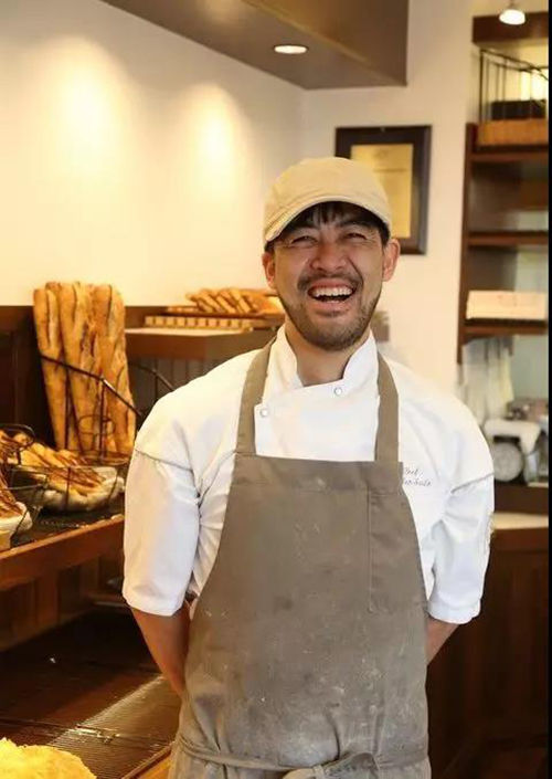 这家夫妻店怎么做到让顾客情愿提前一个月预定一片面包?