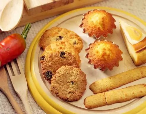 我开蛋糕店的经历？开蛋糕店，开面包店真赚钱吗？