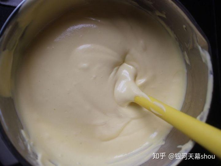 你做的蛋糕不松软硬梆梆,那是因为最后一步做错了