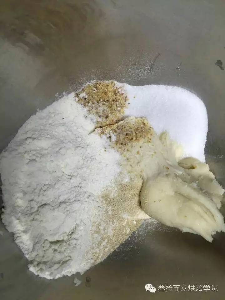 面包培训 | 软欧面包教程:亚麻籽核桃软欧面包配方