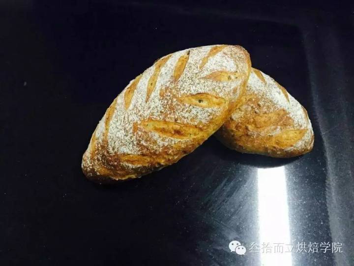 面包培训 | 软欧面包教程:亚麻籽核桃软欧面包配方