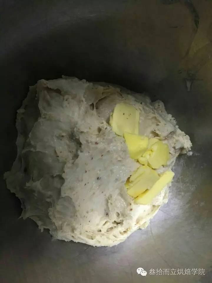 面包培训 | 软欧面包教程:亚麻籽核桃软欧面包配方