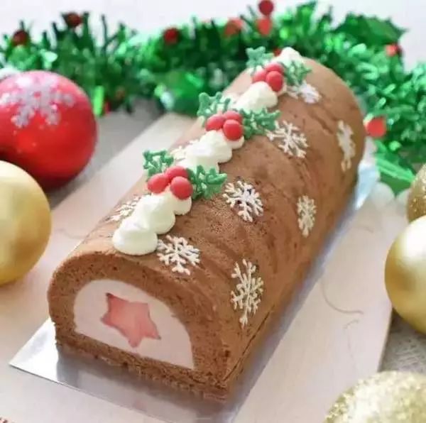 这个小姐姐做的蛋糕卷美到哭！蛋糕卷上的艺术与故事?